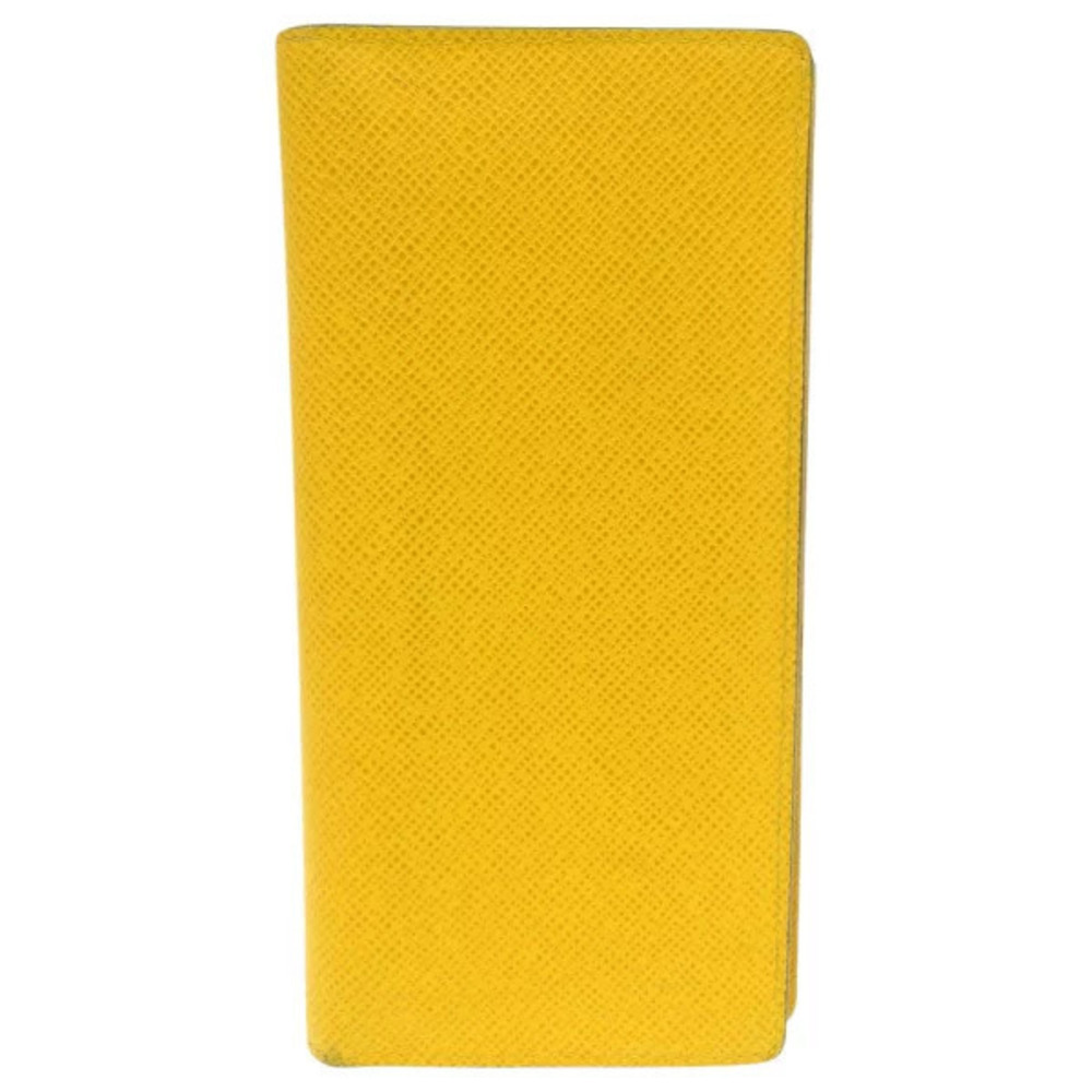 Louis Vuitton Portefeuille Brazza Taiga Jaune bi fold long wallet LV